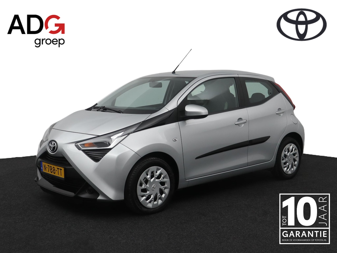 Toyota Aygo - 1.0 VVT-i x-play | Airco | Parkeercamera | Apple carplay - Android auto | - AutoWereld.nl