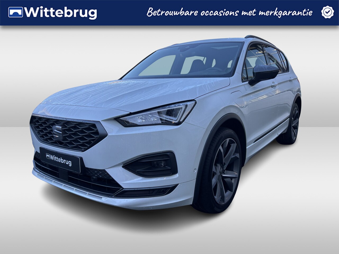 SEAT Tarraco - 1.4 TSI 245pk e-Hybrid PHEV FR DSG Automaat Panoramadak / 20"LM Velgen / Navigatie (High) - AutoWereld.nl