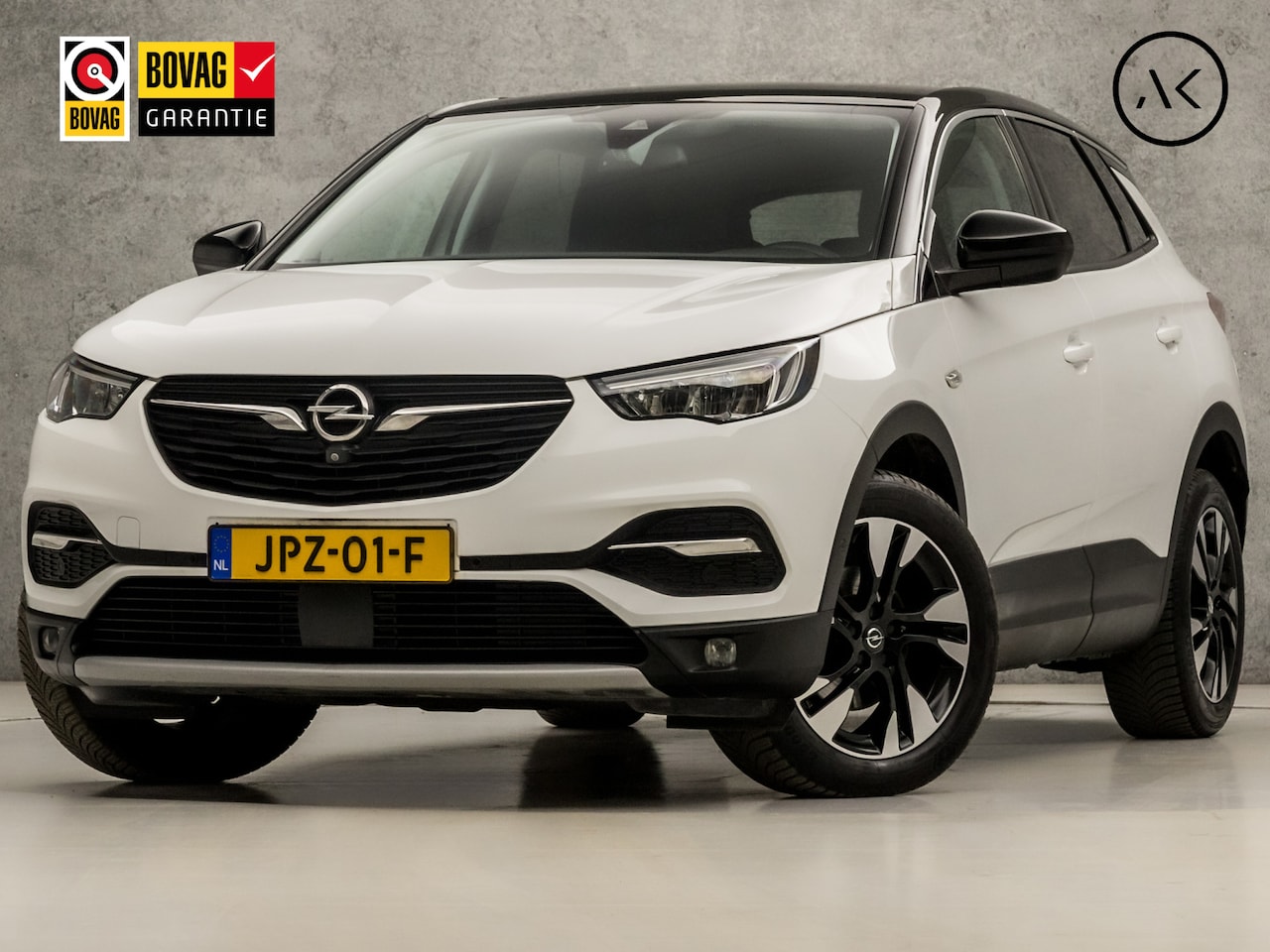 Opel Grandland X - 1.2 Turbo Innovation Automaat (APPLE CARPLAY, GROOT NAVI, 360 CAMERA, KEYLESS, LEDER, SPOR - AutoWereld.nl