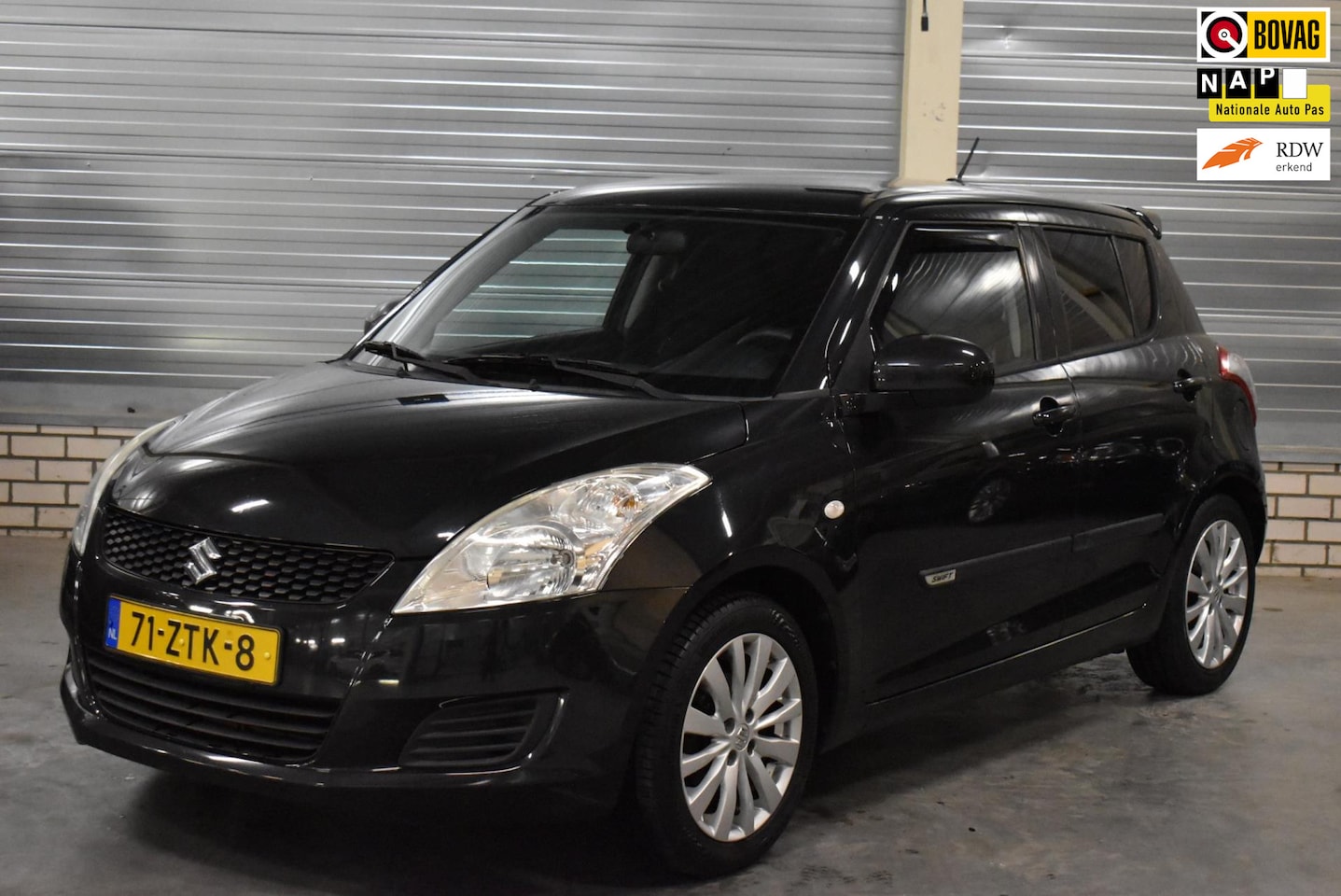 Suzuki Swift - 1.2 Bandit EASSS + Carplay|Bluetooth| Stoelverwarming|Cruise Control|Airco|LM Velgen| - AutoWereld.nl