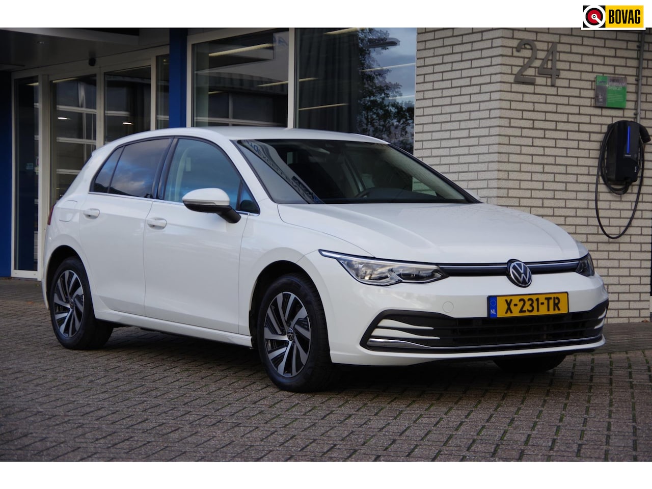 Volkswagen Golf - 1.4 eHybrid Style trekhaak carplay IQ-light lane-assist stoelverwarming - AutoWereld.nl