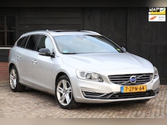 Volvo V60 - 2.4 D6 AWD Plug-In Hybrid Summum Elek-Dak/Camera/Xenon/Leer/Parkeersensor v, a