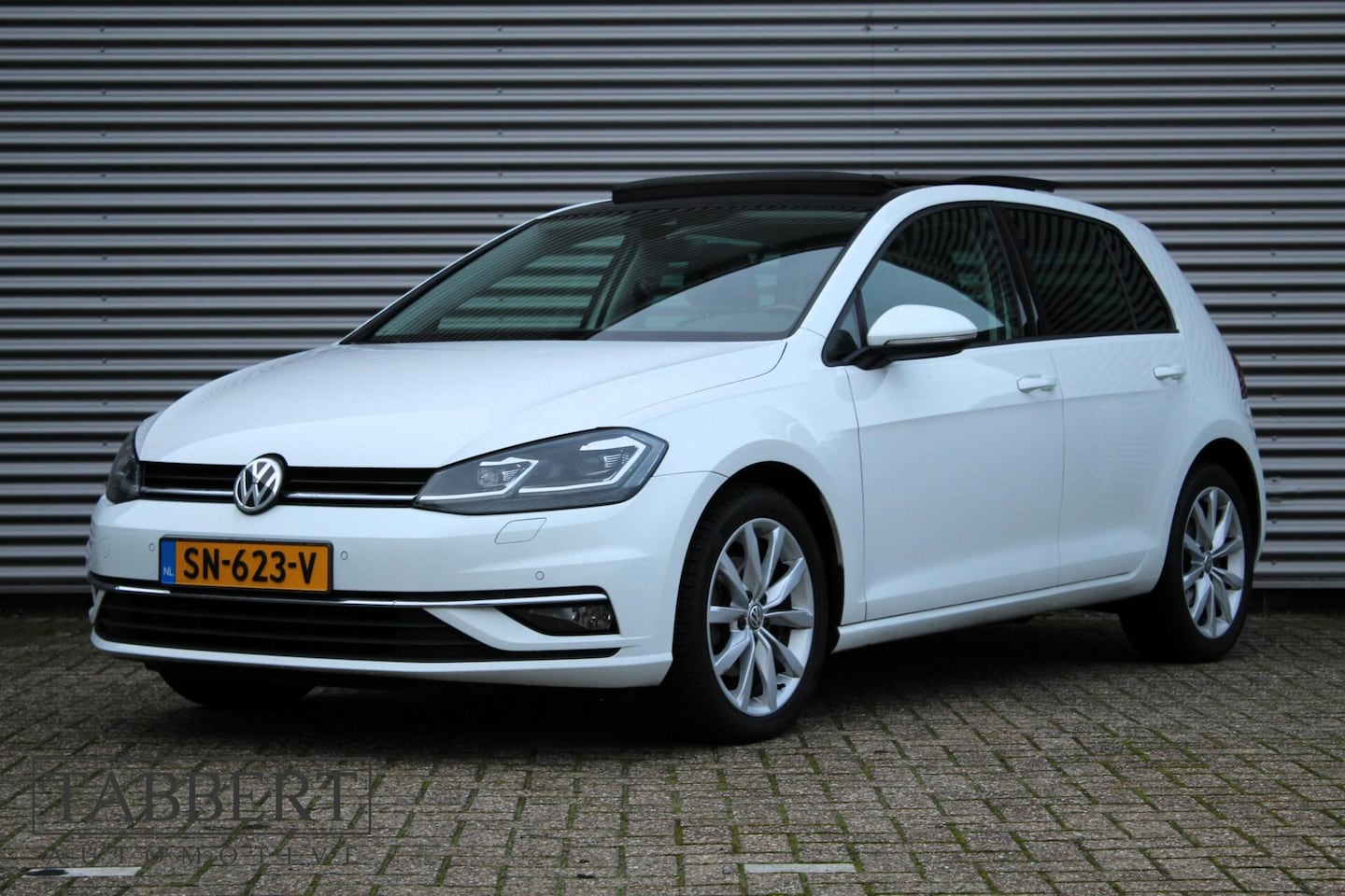 Volkswagen Golf - 1.5 TSI Highline Panoramadak - AutoWereld.nl