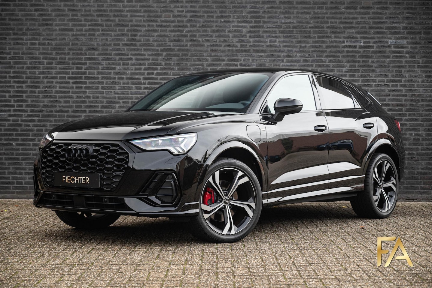 Audi Q3 Sportback - 45 TFSI e S Line Edition One 20Inch|Leder|MatrixLED|Ambianceverlichting|Fullblack - AutoWereld.nl