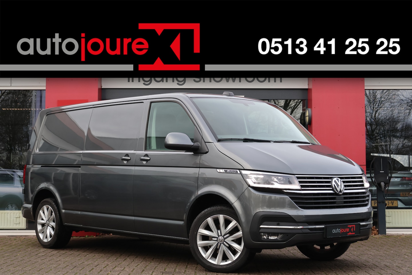 Volkswagen Transporter - 2.0 TDI 150pk Automaat L2H1 Bulli | Leder | Virtual Cockpit | ACC | Camera | Trekhaak | Or - AutoWereld.nl