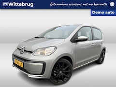 Volkswagen Up! - 1.0 Airco / Bluetooth / 17"LM Velgen / Navigatie by app Rijdende Demo, graag bezichtiging