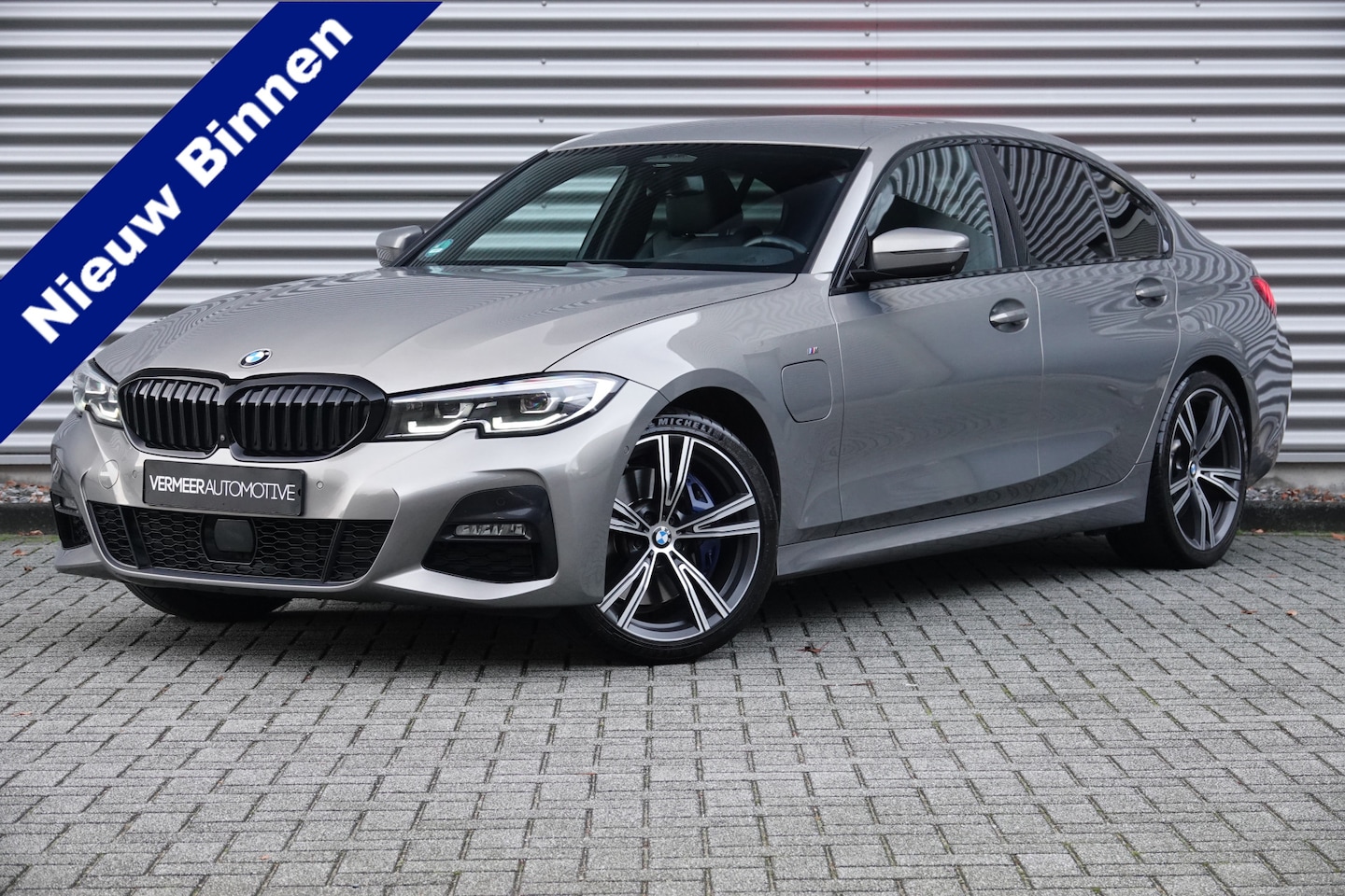 BMW 3-serie - 330e eDrive Edition | M-Sport | Memory | Adaptive cruise | HUD | 360 | Adaptive M-Onderst - AutoWereld.nl