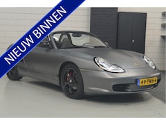 Porsche Boxster - 2.7 Cabrio // GRIJS GEWRAPT // CLIMA // SPORTUITLAAT //