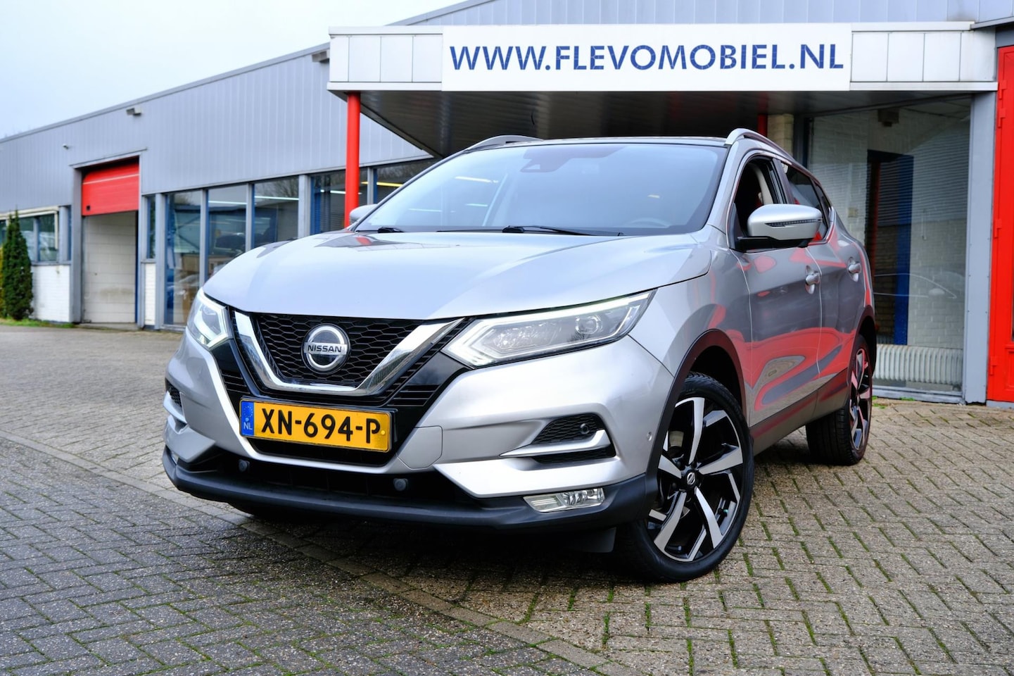 Nissan Qashqai - 1.2 Tekna Pano|Camera|Half Leder|LED|Navi|LMV - AutoWereld.nl