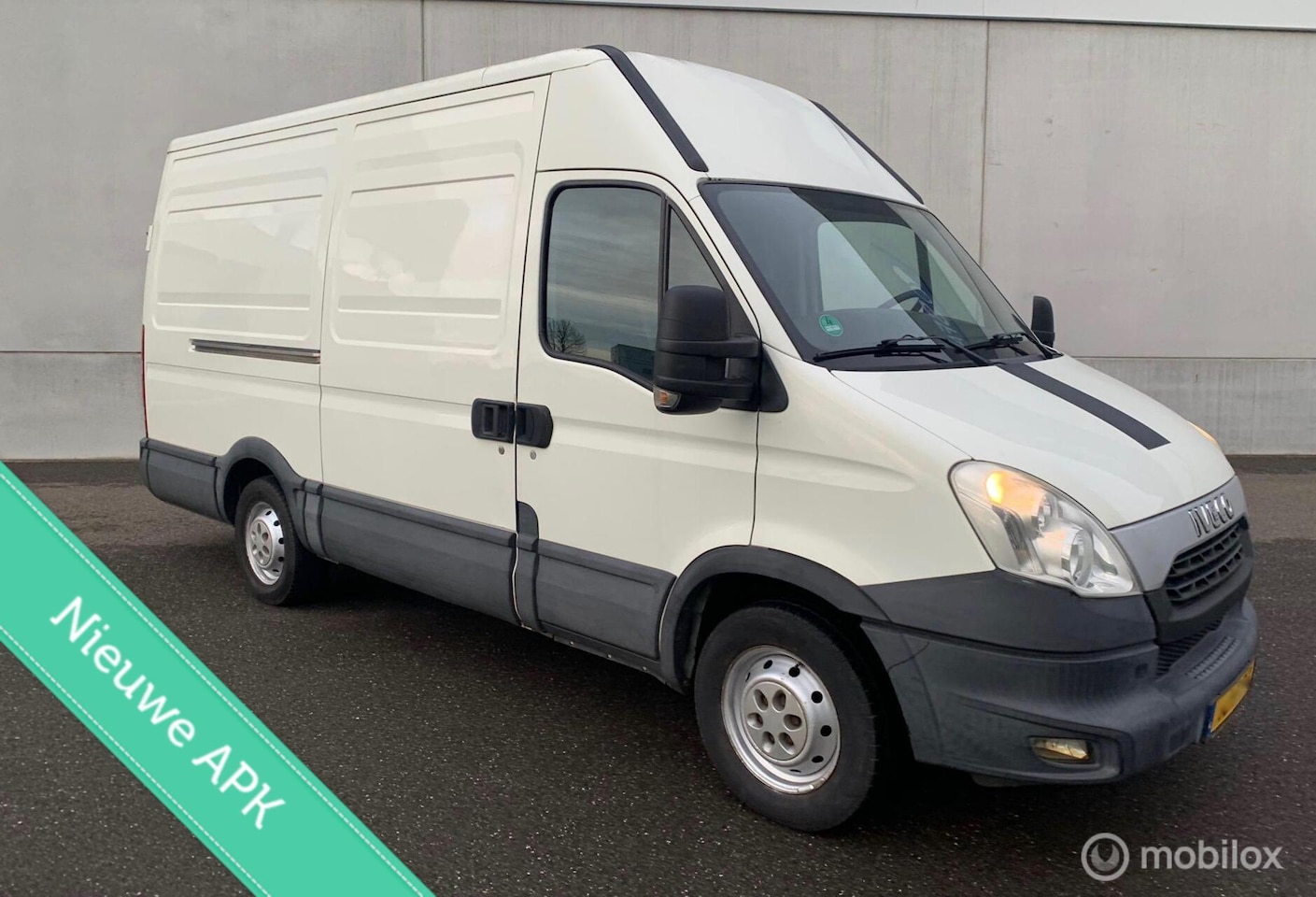 Iveco Daily - 35S13V L3H2 AIRCO EURO 5 € 5500,- +21% BTW /TAX - AutoWereld.nl
