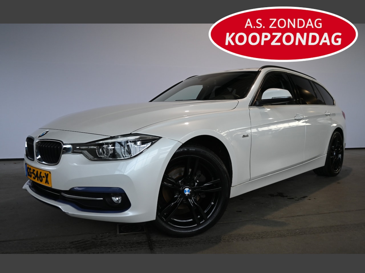 BMW 3-serie Touring - 318i Luxury Clima Navigatie LED Panoramadak 18'Inch Goed Onderhouden! Inruil Mogelijk! - AutoWereld.nl