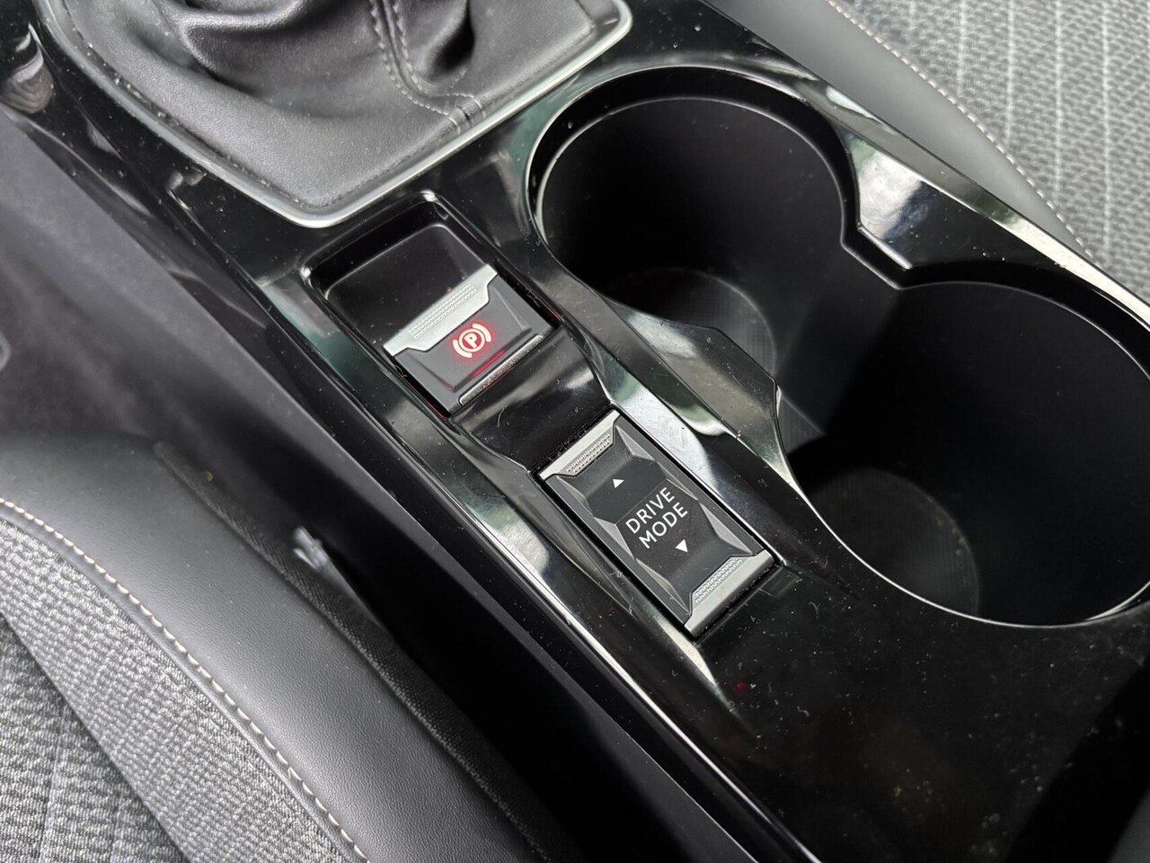 Peugeot 208 - 1.2 100 PK Allure AppleCarPlay/AndroidAuto/ 360 Graden Camera/ Adaptieve Cruise Control/ D