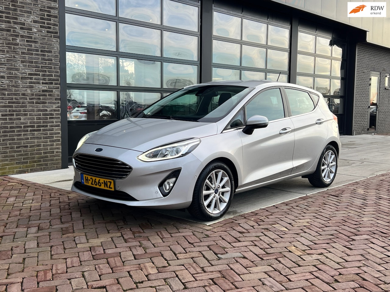 Ford Fiesta - 1.0 EcoBoost Titanium | Auto | Camera | Keyless | - AutoWereld.nl