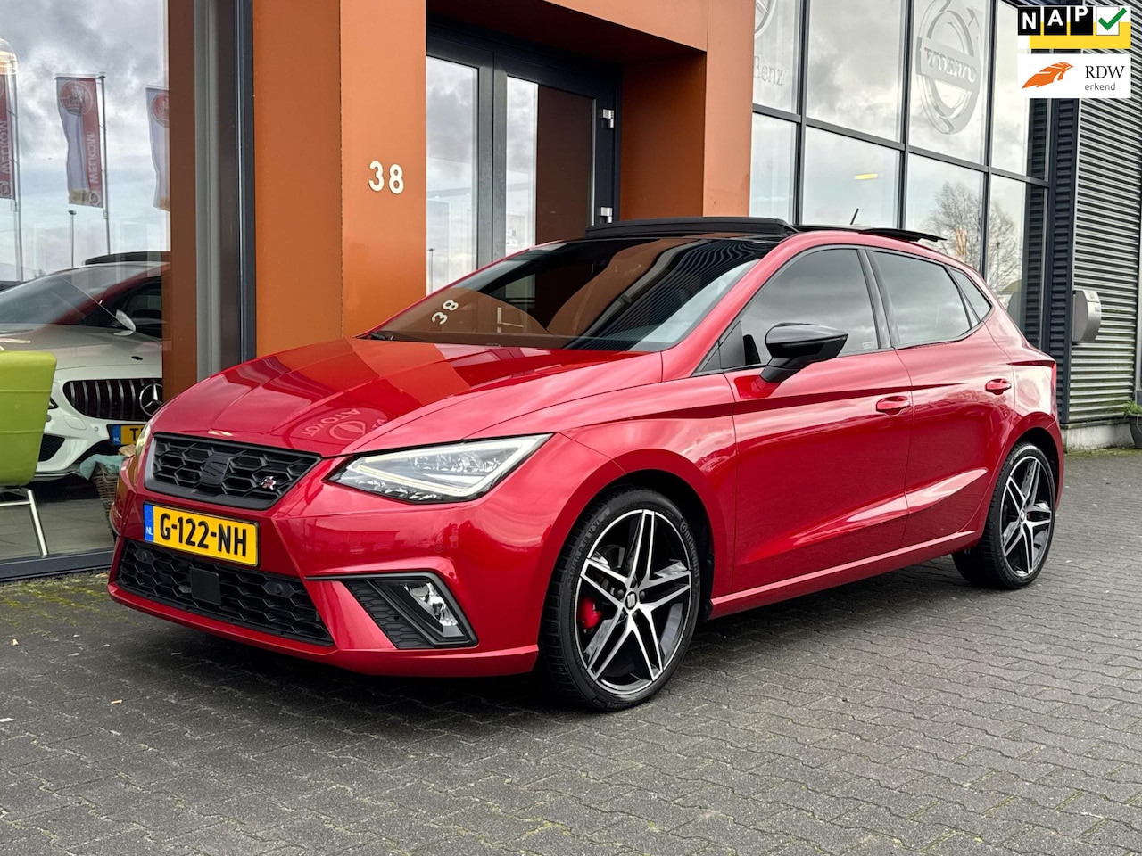 SEAT Ibiza - 1.0TSI FR automaat|pano|leer+alcantara|LED|Carplay - AutoWereld.nl