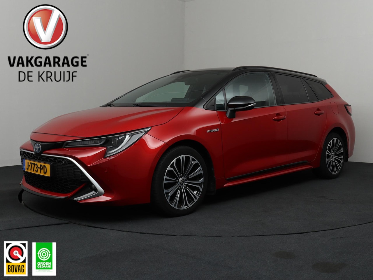 Toyota Corolla Touring Sports - 1.8 Hybrid Executive BiTone | Adaptief Cruise Control | Navigatie | Camera! - AutoWereld.nl