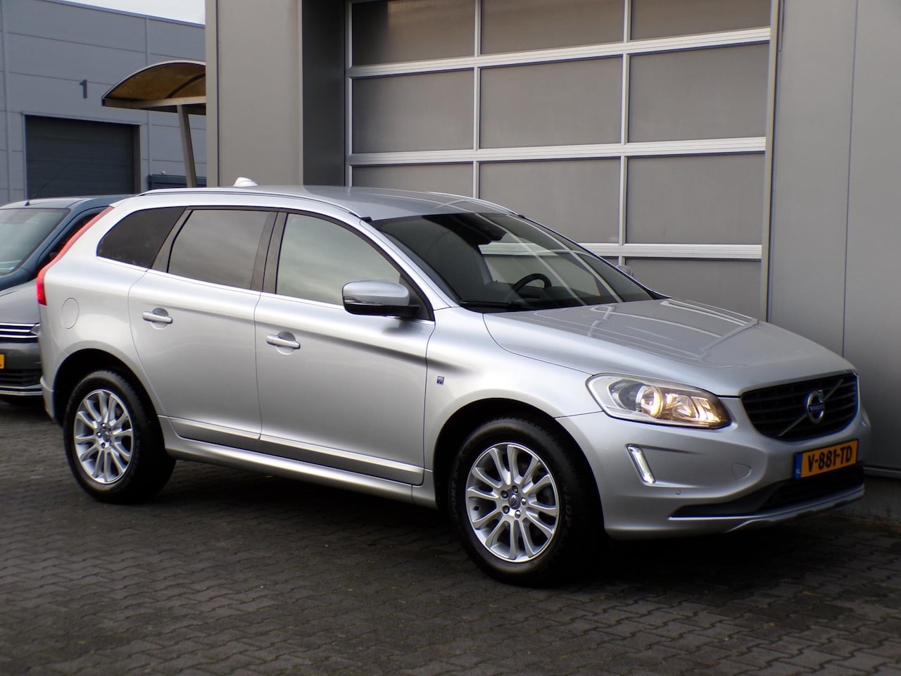 Volvo XC60 - 2.0 D3 FWD Ocean Race|Leder|Navi|Cruise|Bluetooth - AutoWereld.nl
