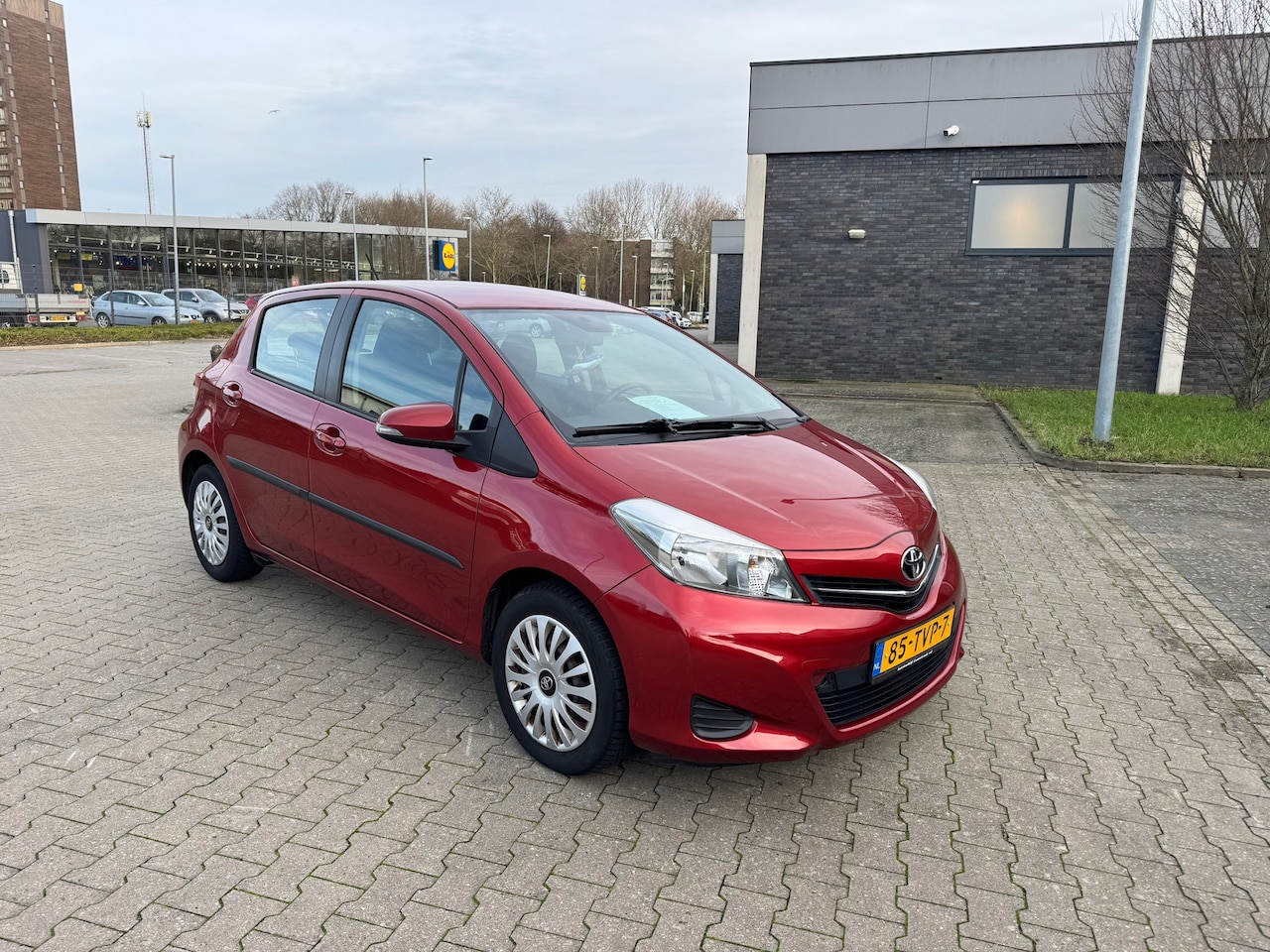 Toyota Yaris - 1.0 VVT-i Aspiration 1.0 VVT-i Aspiration - AutoWereld.nl