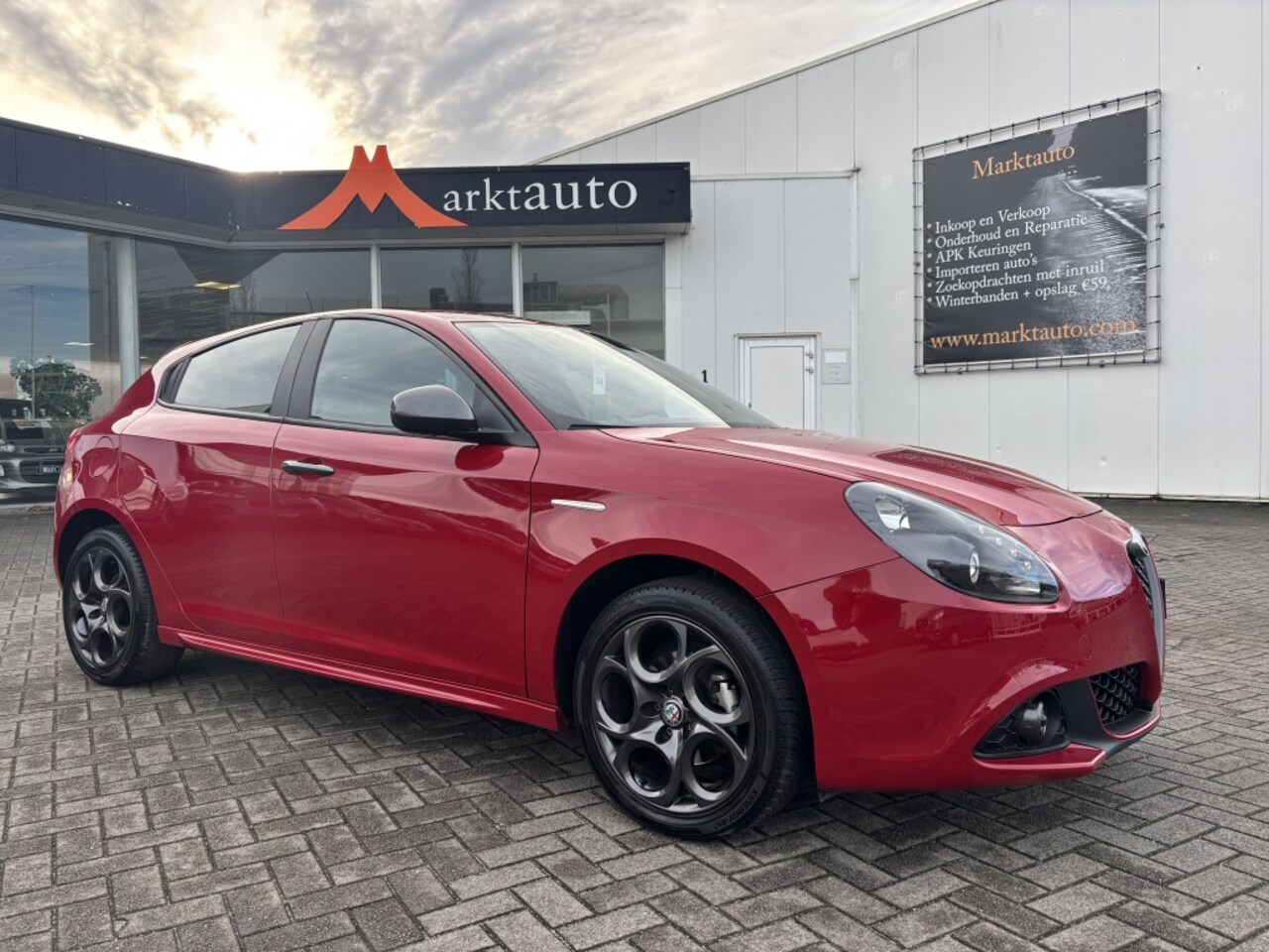 Alfa Romeo Giulietta - 1.4 Turbo Super Navi Cruise Bluetooth Parkeersensoren - AutoWereld.nl