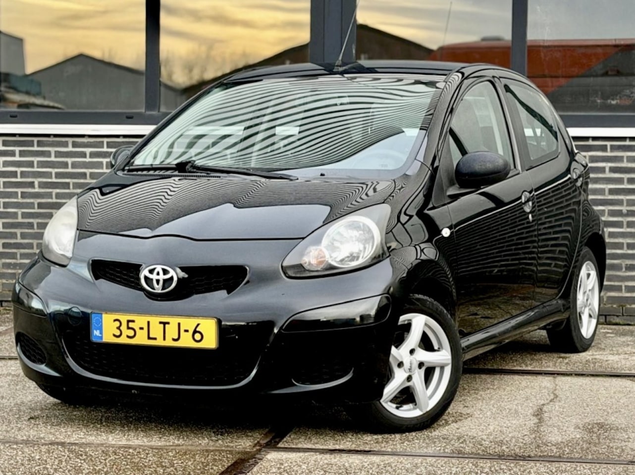 Toyota Aygo - 1.0-12V Comfort 1.0-12V Comfort - AutoWereld.nl