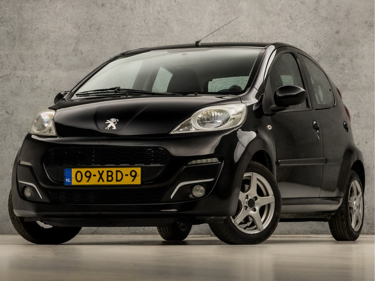 Peugeot 107 - 1.0 Sport (5 DEURS, AIRCO, TOERENTELLER, SPORTSTOELEN, LM VELGEN, ELEK RAMEN, NIEUWE APK, - AutoWereld.nl
