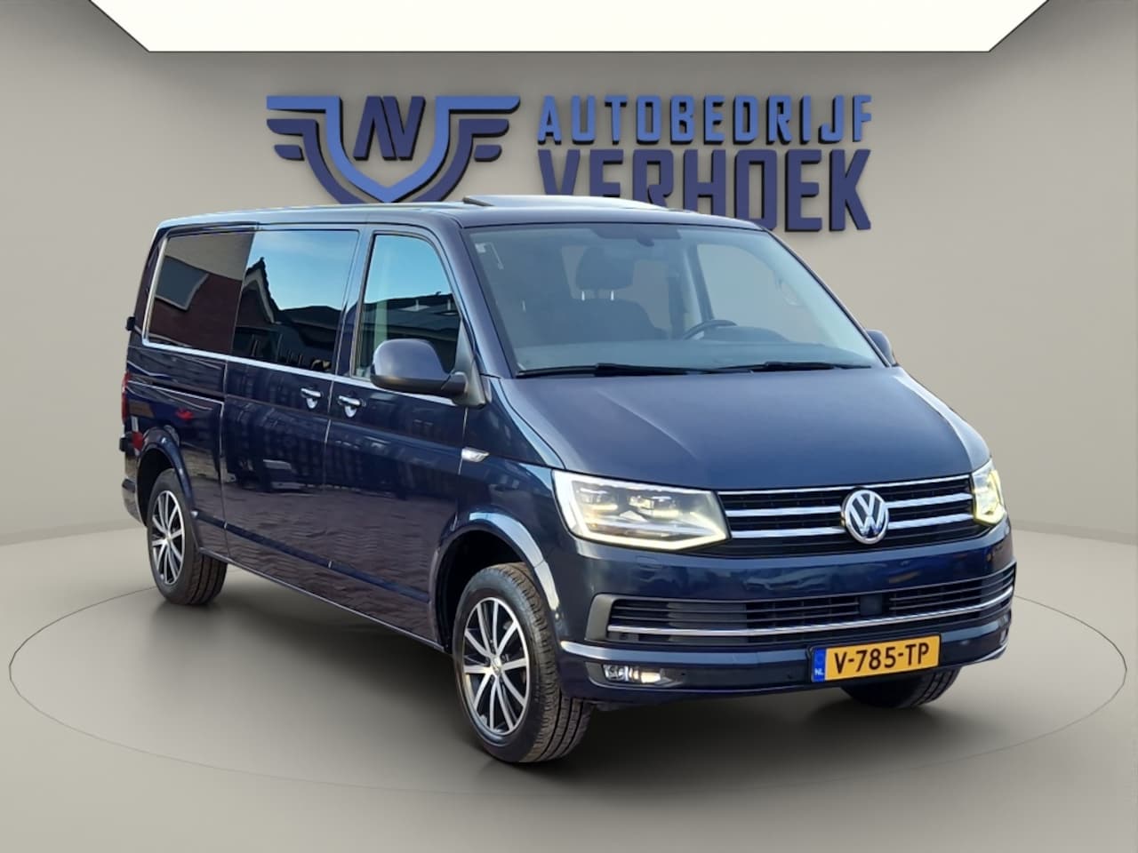 Volkswagen Transporter - 2.0 TDI 150PK L2H1 Dubbel Cabine Highline Automaat - Schuifdak - AutoWereld.nl
