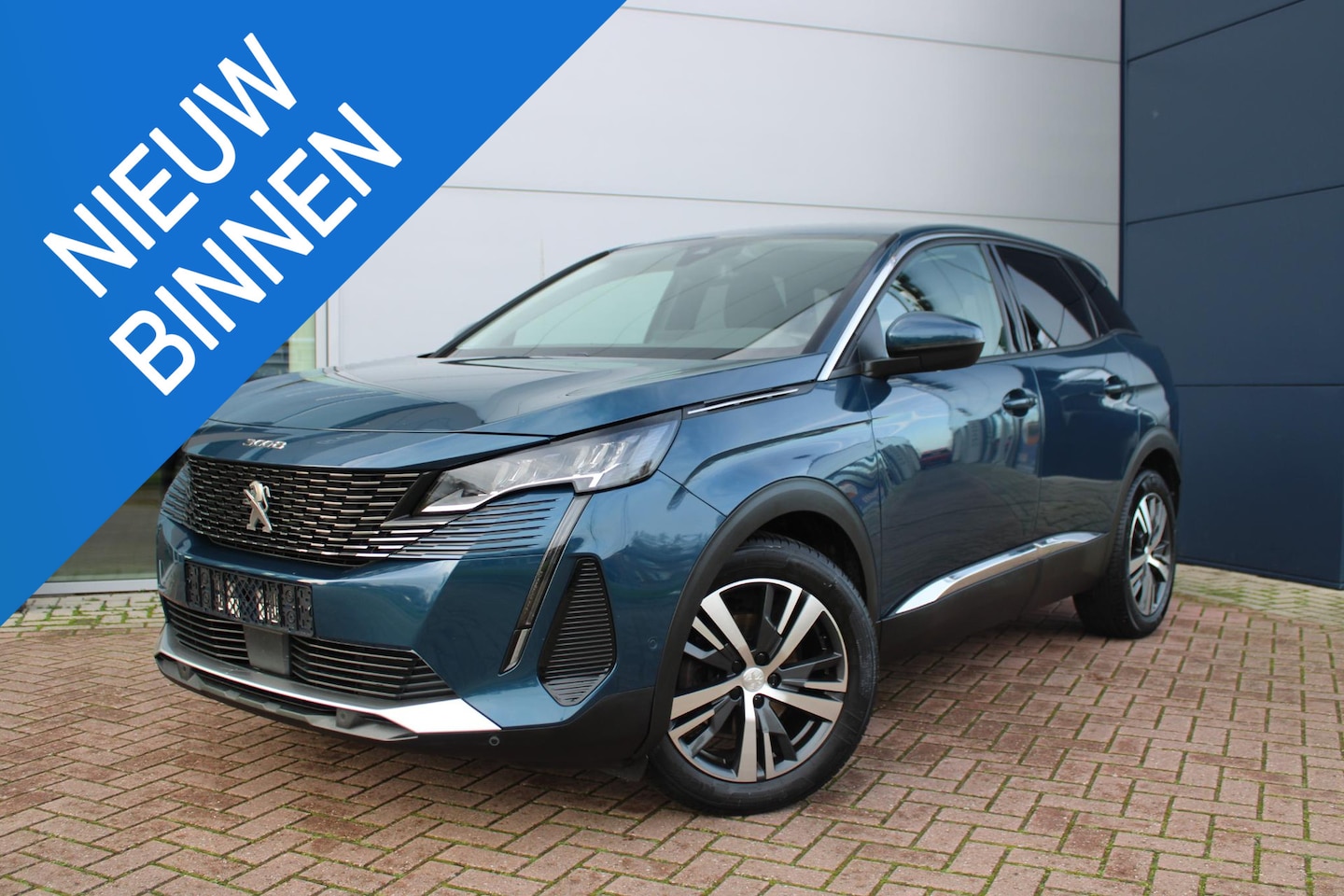 Peugeot 3008 - 1.2 PureTech 130pk Allure Airco Navi Camera Carplay Zeer mooi - AutoWereld.nl