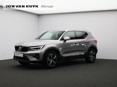 Volvo XC40 - B3 163PK Core Business Edition / Adaptive Cruise / BLIS / Verwarmbaar Stuurwiel + Voorstoe