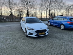 Ford Focus Wagon - 1.0 EcoBoost ST Line Business TREKHAAK ZWARTE HEMEL CRUISE CARPLAY