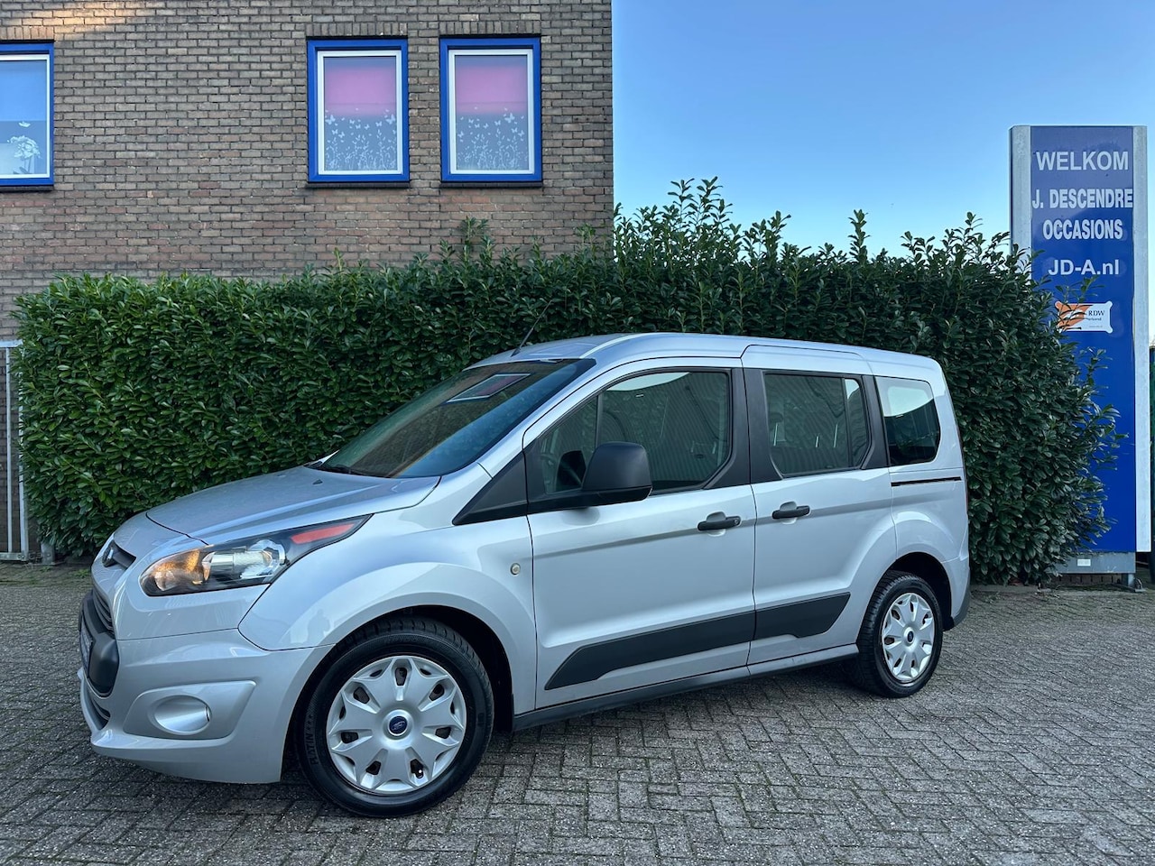 Ford Tourneo Connect Compact - 1.0 Distributieriem vervangen, Airco, Elec.Pakket!!!! - AutoWereld.nl