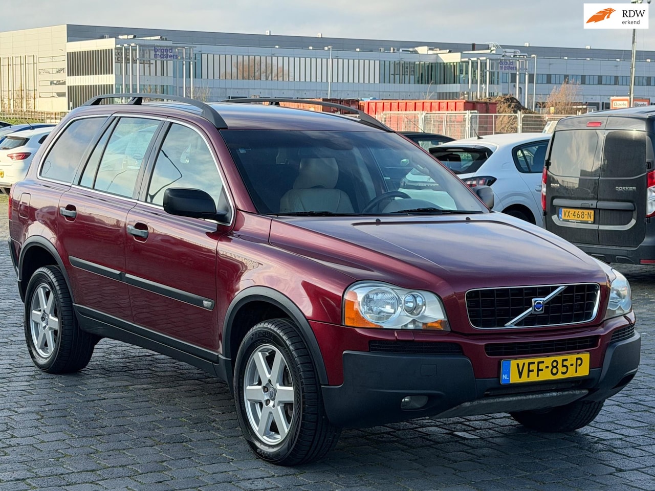 Volvo XC90 - 2.4 D5 Elite GRIJS KENTEKEN TREKGEWICHT 2250KG LEER AIRCO CRUISE TREKHAAK - AutoWereld.nl