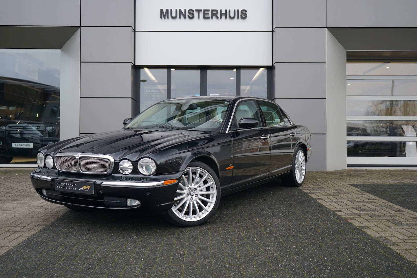 Jaguar XJ - 4.2 V8 Super LWB | Dealer Ond. | 2de Eig | NL Auto | - AutoWereld.nl