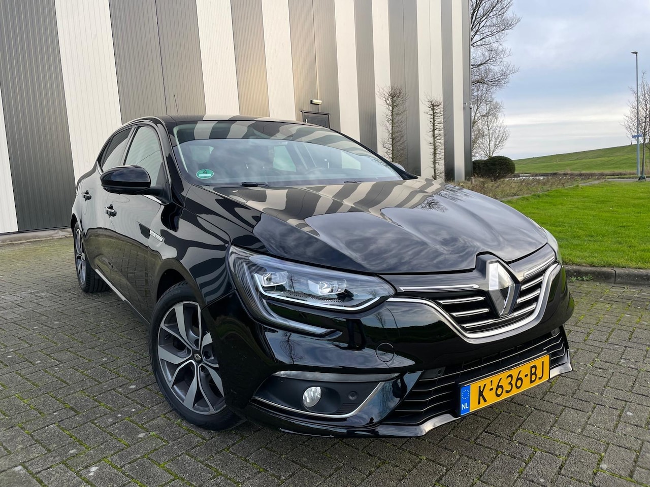 Renault Mégane - 1.5 dCi GT-Line Automaat-Bose-Xenon-Keyless-Stoelvw-Pdc-Clima-Navi - AutoWereld.nl