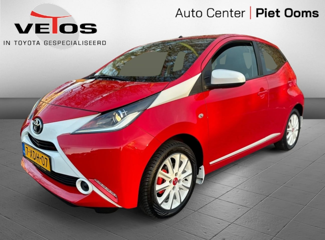 Toyota Aygo - 1.0 VVT-i x-play sport white - AutoWereld.nl