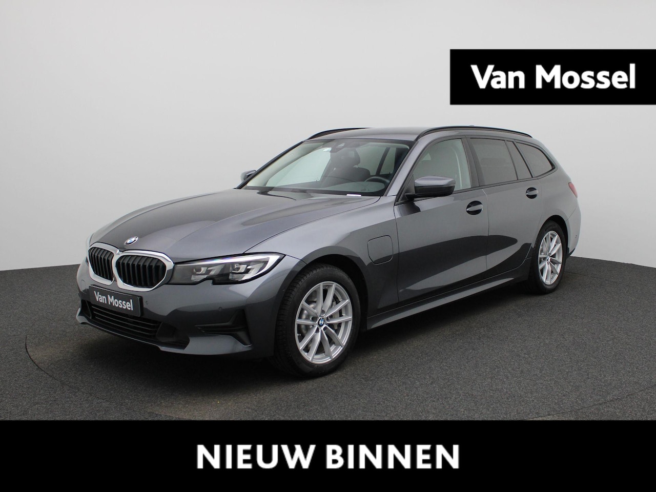 BMW 3-serie Touring - 330e | AUTOMAAT | ACHTERUITRIJCAMERA | STOELVERWARMING | ELEKTRISCHE KOFFERKLEP | APPLE CA - AutoWereld.nl