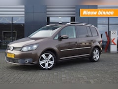 Volkswagen Touran - 1.4 TSI DSG Highline / Navi / 17 Inch LM / Xenon/ Park-assist / Climatronic