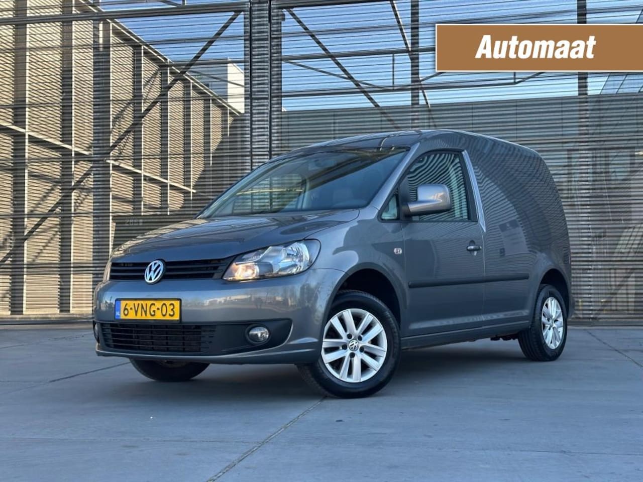 Volkswagen Caddy - 1.6 TDI AIRCO/NAVI/LM VELGEN/AUTOMAAT !! - AutoWereld.nl