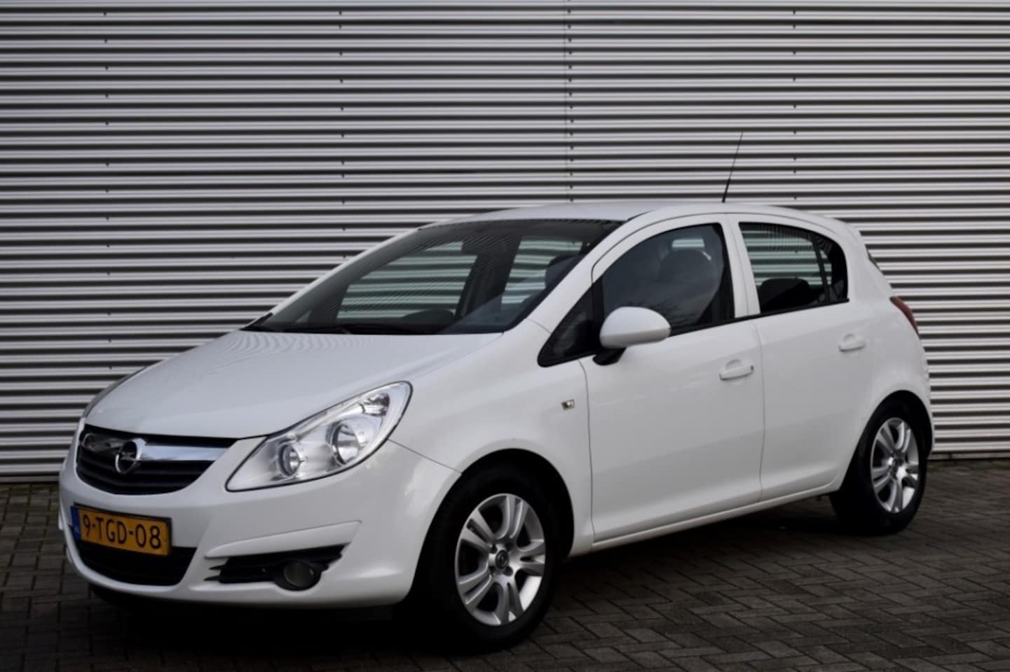 Opel Corsa - 1.4-16V 5DRS. / AIRCO / EL. RAMEN / LM. VELGEN - AutoWereld.nl