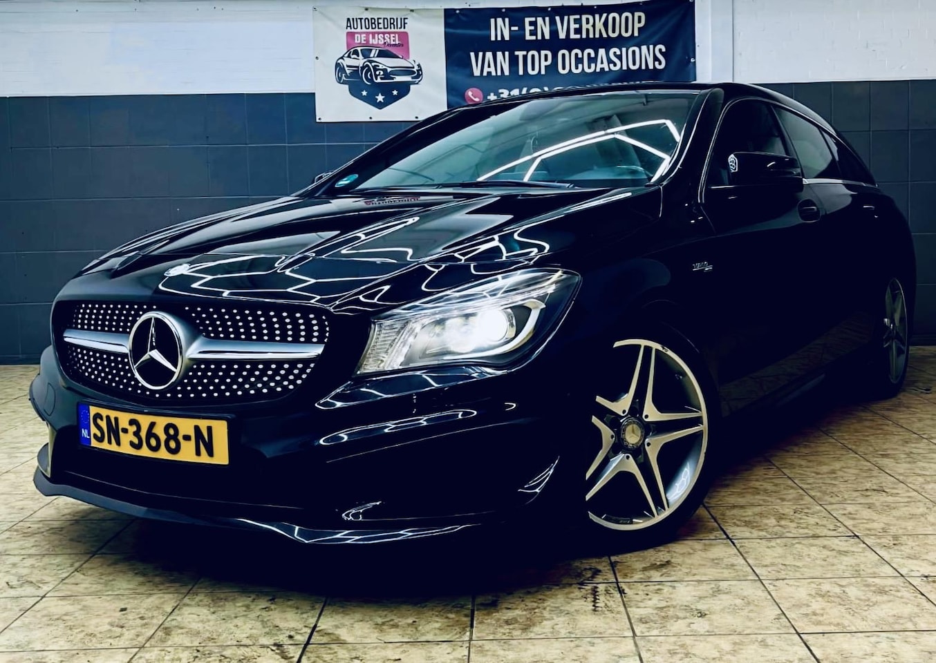 Mercedes-Benz CLA-klasse Shooting Brake - 180 AMG Pakket-LED verl / TOP STAAT - AutoWereld.nl
