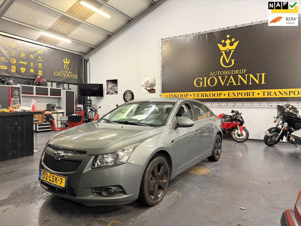 Chevrolet Cruze - 1.8 LT INRUIL MOGELIJK. - AutoWereld.nl