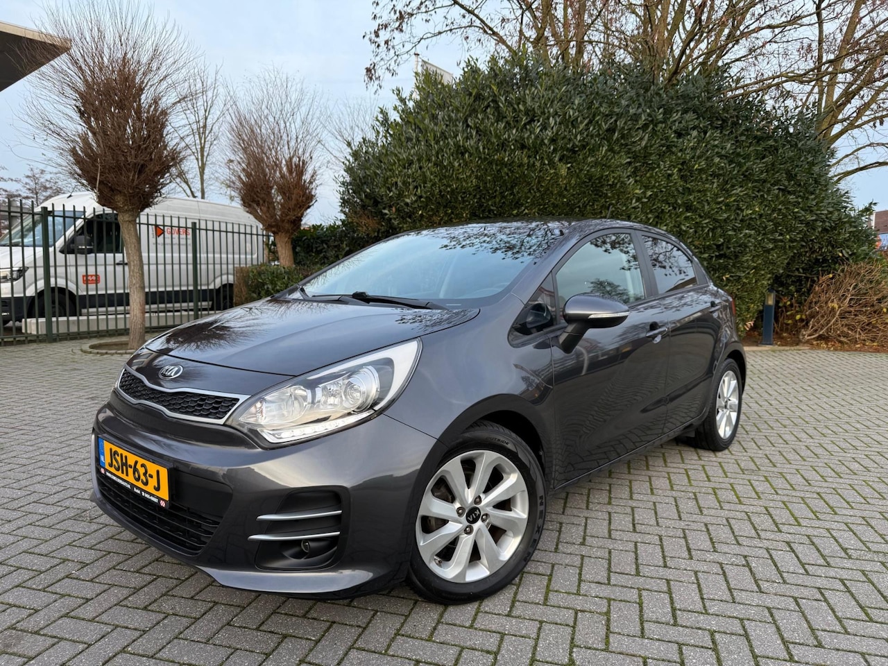 Kia Rio - 1.2 CVVT ExecutiveLine 1.2 CVVT ExecutiveLine, Clima, Cruise Control, Navigatie, Achteruitrijcamera, Led, LM-velg - AutoWereld.nl