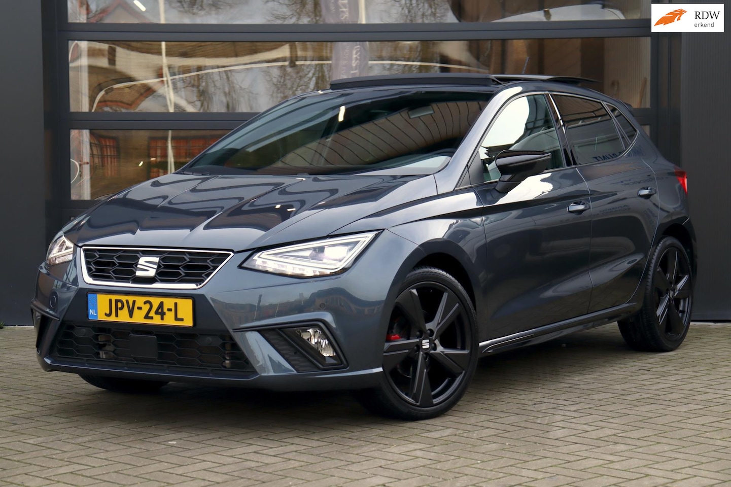 SEAT Ibiza - 1.5 TSI FR Black Edition DSG | Facelift | Panorama | Navigatie | Dealer Onderhouden | LED - AutoWereld.nl
