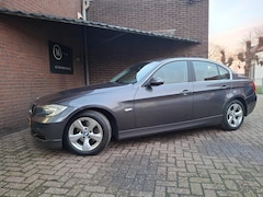 BMW 3-serie - 325i Dynamic Executive 218PK Navigatie / Cruise Controle / Parkeer Sensoren / 1e Eigenaar