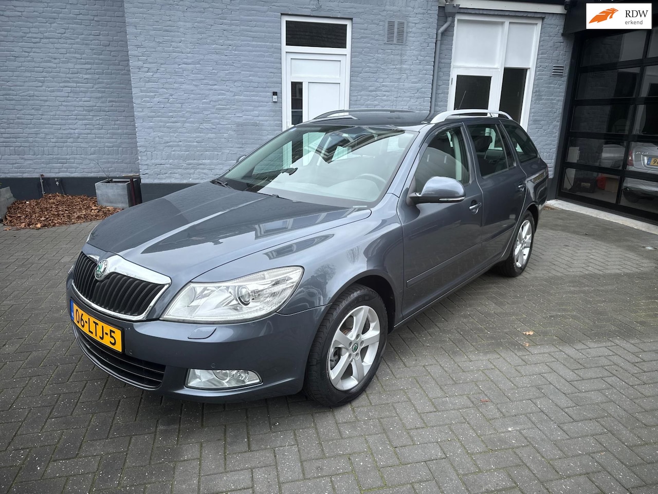 Skoda Octavia Combi - 1.8 TSI | NAVI | XENON | TREKHAAK | - AutoWereld.nl