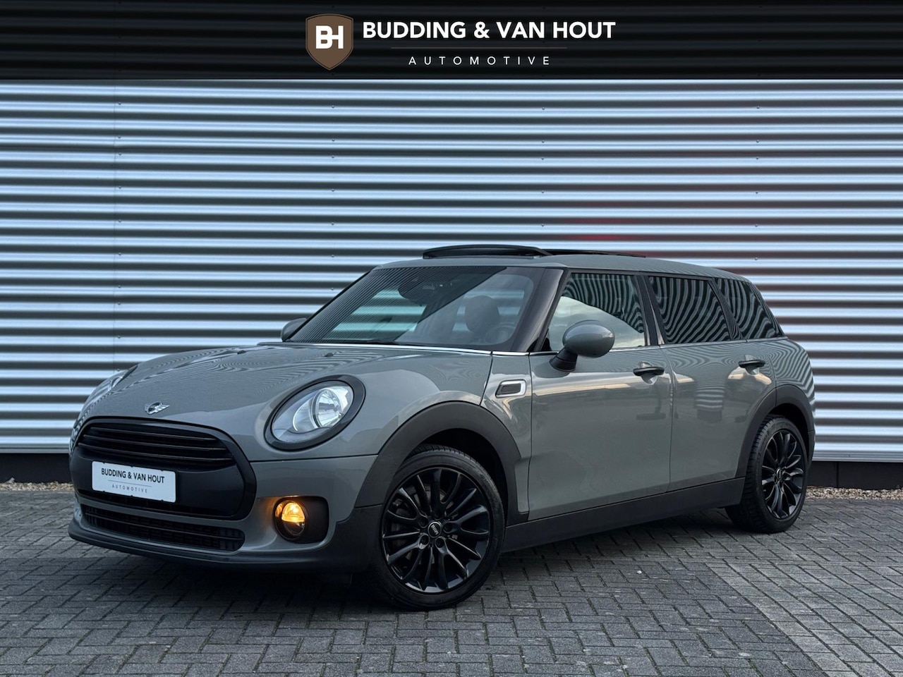 MINI Clubman - 1.5 One Pepper Business Plus Pano Apple Carplay Cruise Stoelverwarming - AutoWereld.nl