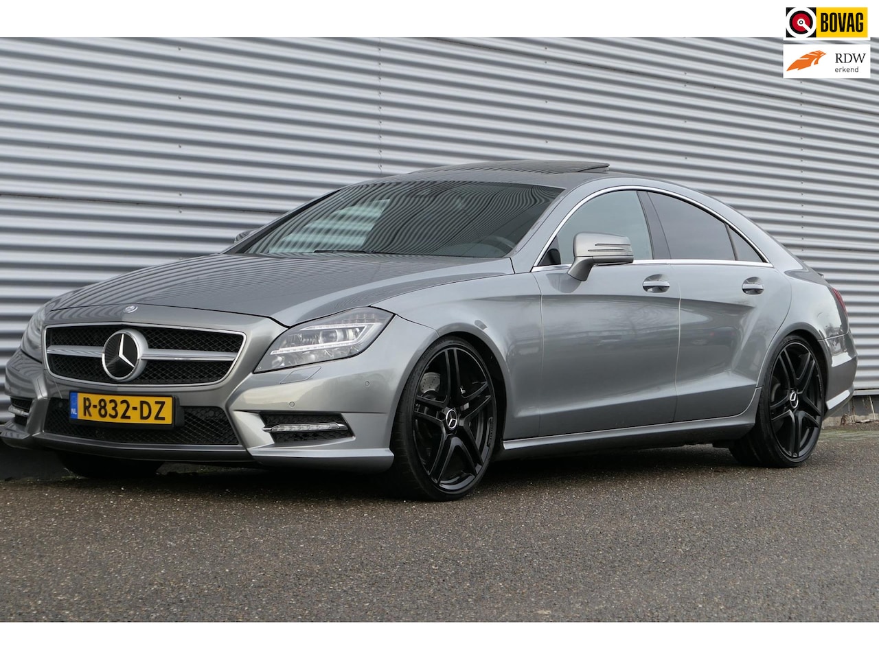 Mercedes-Benz CLS-klasse - 500 V8 Harman/Kardon Schuifdak Stoelverkoeling Luchtvering - AutoWereld.nl