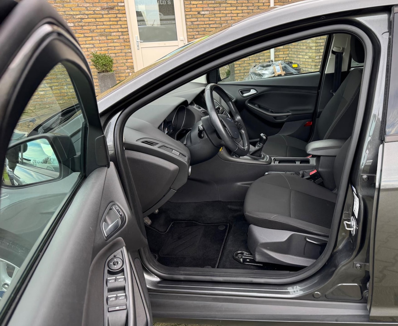 Ford Focus - 1.0 Bj 2017 met slechts 71142 Km - AutoWereld.nl