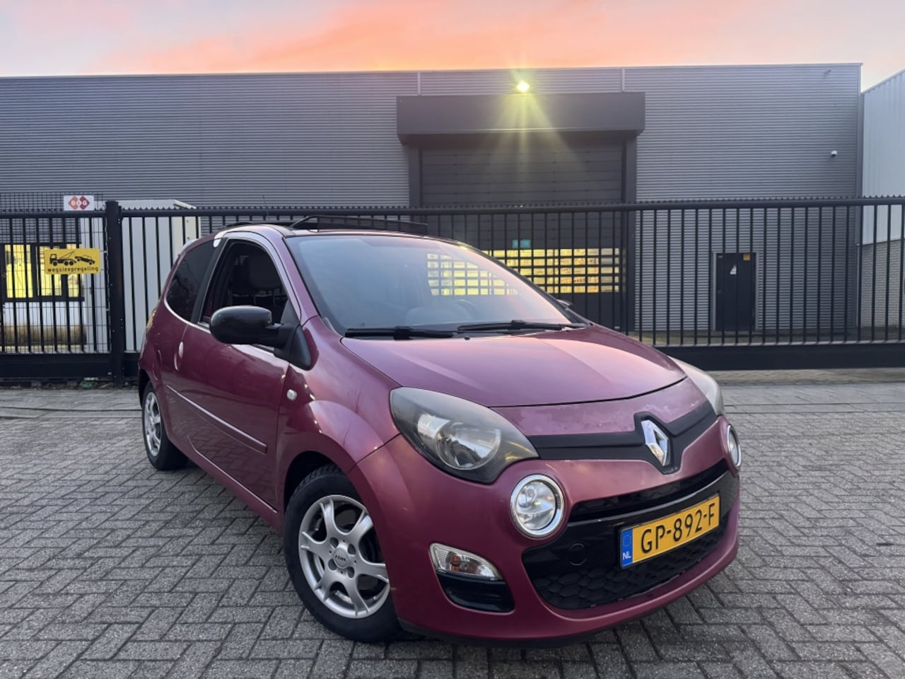 Renault Twingo - 1.2-16V Panorama|Cruise|Bleutooth|Clima - AutoWereld.nl