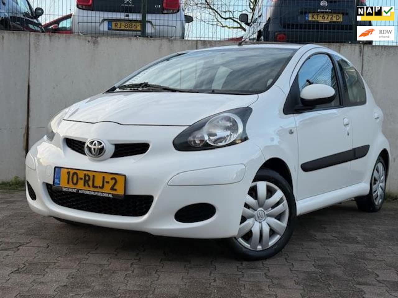 Toyota Aygo - 1.0-12V Comfort Navigator/AUTOMAAT/SCHUIFDAK/NAVI/PDC/ZEER NETTE AUTO/ - AutoWereld.nl