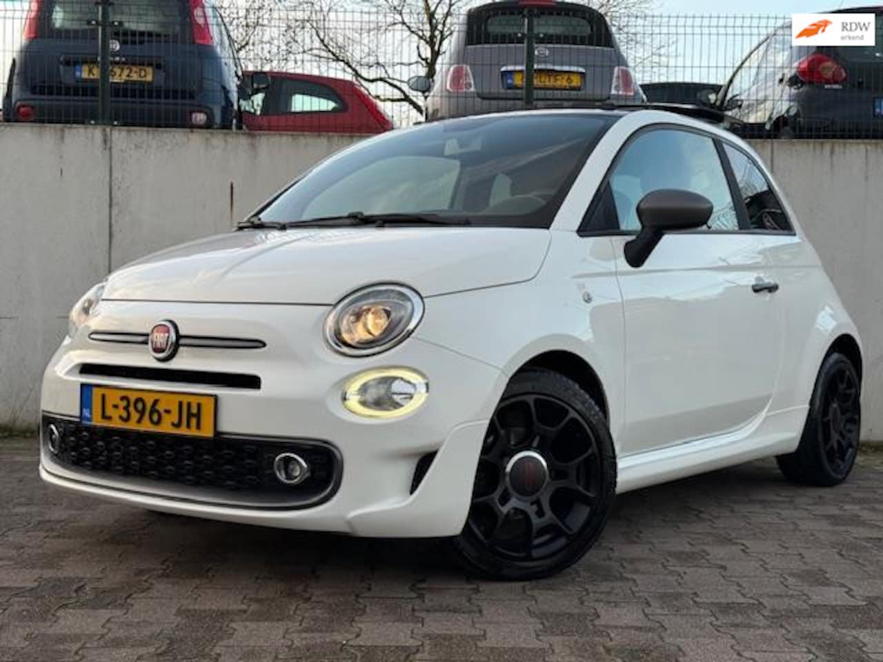 Fiat 500 - 0.9 TwinAir/CARPLAY/SCHUIFDAK/PANO/LEDER/CLIMA/ZEER UNIEKE UITVOERING/PDC/CRUISE/ - AutoWereld.nl