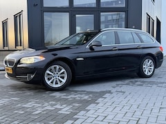 BMW 5-serie Touring - 520i High Executive Leer | Sportstoelen | Trekhaak | Nwe beurt & APK